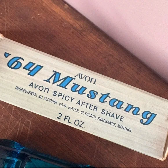 💚Avon Vintage 1964 Mustang Decanter - Picture 3 of 4